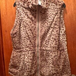 Leopard Print fur reversible vest and cinched waist with pockets size XL